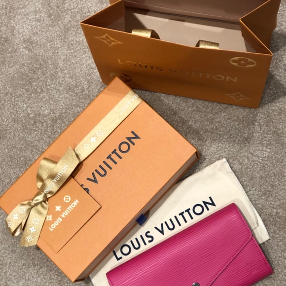 LOUIS VUITTON Wallet - Picture 4 of 13